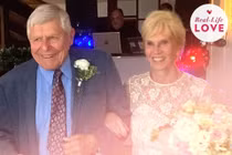 Cụ ông 93 tuổi cưới vợ 88 tuổi vì “tình yêu sét đánh”