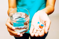 Các loại thuốc nên chuẩn bị sẵn khi đi du lịch đầu năm