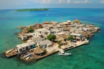 Cuộc sống trên hòn đảo có mật độ dân số đông nhất thế giới