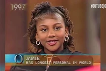 Người phụ nữ có tên dài nhất thế giới, giấy khai sinh dài 0,6m