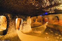 Đột nhập thành phố dưới lòng đất chứa được 20.000 người