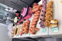 Khám phá loại bánh mì làm từ thanh long để giải cứu nông dân Việt