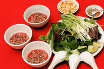 Hôn mê và loạt bệnh kinh hoàng khi ăn tiết canh không đúng cách