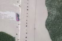 Trung Quốc: 4 quan chức bị lũ cuốn khi đi thị sát