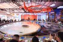 Choáng với nổi lẩu “siêu to khổng lồ” nặng 13 tấn ở Trung Quốc