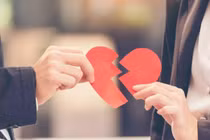 Ngán ngẩm người đàn ông chia tay, đòi bạn gái trả 200 triệu “tình phí”