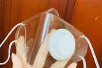 Khẩu trang “xuyên thấu“: Phòng COVID-19 chuẩn xịn như quảng cáo?