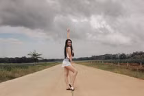 Fan nữ ngực khủng Malaysia công khai nói lời yêu Đặng Văn Lâm