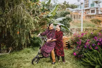 Ai cũng mơ ước có bộ ảnh du lịch Đà Lạt như đôi bạn thân U80 này