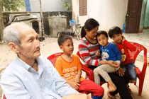 Hôn nhân "bác - cháu" vợ 29 tuổi và chồng 72 tuổi ở Hà Nam