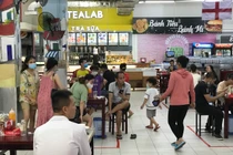 Nhiều TTTM ở Hà Nội lơ là phòng dịch, nhắc nhở "không xuể"