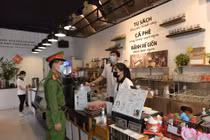 Hà Nội nới lỏng giãn cách, cafe sang chảnh "lên ngôi"