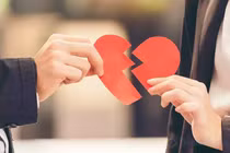 Bạn gái nuôi ăn học, vẫn muốn chia tay vì cô ấy không còn xứng