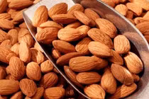 Điều cấm kỵ khi nhâm nhi hạnh nhân ngày Tết 