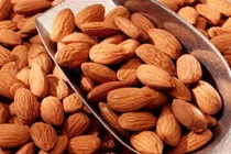 Điều cấm kỵ khi nhâm nhi hạnh nhân ngày Tết 