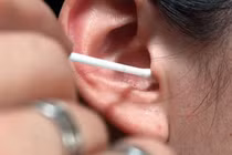 Nam thanh niên ù tai cả đời vì thói quen nhiều người vẫn làm