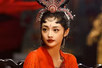 Mỹ nhân tai tiếng tái hiện yêu tinh nhện của "Tây du ký 1986" 