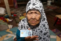 Cụ bà 112 tuổi kết hôn 7 lần vẫn muốn...lấy chồng mới