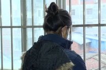 Vì tiền sính lễ, cha mẹ nhẫn tâm "bán" con gái 16 tuổi 