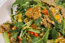 Lạ miệng món thịt bò trộn rau thơm cực ngon cho ngày Tết