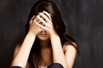 Tin tưởng bạn thân, chàng trai uất hận vì bạn gái bị cưỡng bức