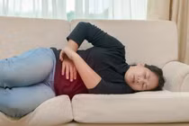 5 triệu chứng dạ dày báo hiệu ung thư buồng trứng, nên khám ngay