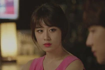 Ra khỏi cổng tòa án, vợ nói một câu mà chồng lệ rơi hai hàng, muốn giữ lại không nổi