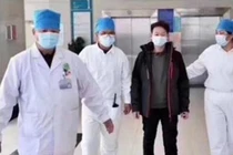 Giữa đại dịch Covid-19 người đàn ông Hồ Bắc bình tĩnh tự cứu mình cực thông minh