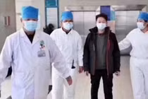 Giữa đại dịch Covid-19 người đàn ông Hồ Bắc bình tĩnh tự cứu mình cực thông minh