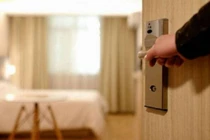 Ngủ với vợ bạn thân, người đàn ông trả giá đắt 