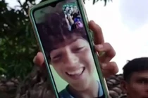 Nhận cuộc gọi từ con trai đã khuất, mẹ phát hiện sự thật sốc