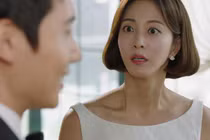 Đưa con đi nhà trẻ, vợ đau đớn phát hiện chồng có con riêng