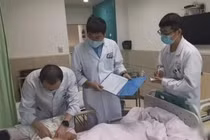 Con quấy khóc cả năm mới đưa đi khám, kết quả chết lặng