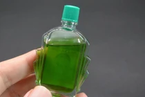 Nam giới nhỏ dầu gió vào rốn trước khi ngủ: Điều diệu kỳ đến 