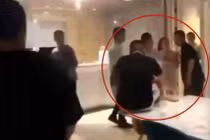 Bắt quả tang vợ ngoại tình cùng lúc hai người, chồng sốc nặng