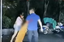 Chồng tát vợ giữa đường, biết lý do ai cũng ủng hộ