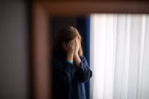 Bé gái 9 tuổi cầu xin được chuyển giới sau khi bị hãm hại