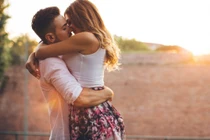 Ân ái thường xuyên mà không chú ý 4 điểm này có ngày đột tử