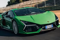 Bé trai trộm 15kg vàng của mẹ đi mua...siêu xe 