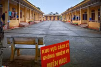 Cuộc sống cách ly kiểu quân đội của những người về từ Trung Quốc