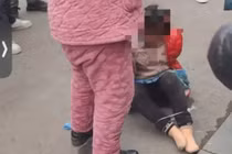 Dùng dây trói cháu gái nghịch ngợm, bà bị nhầm thành kẻ buôn người 