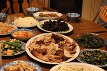 Ăn rau mẹ tự trồng, 4 con ngộ độc nặng, một người tử vong