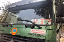 "Xe vua" đeo logo náo loạn phố cấm trung tâm Hà Nội giữa ban ngày