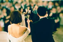 Trai 30 lấy vợ 47, đêm tân hôn thấy mặt mộc vợ...đòi chia tay