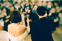 Trai 30 lấy vợ 47, đêm tân hôn thấy mặt mộc vợ...đòi chia tay