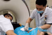 Bé trai 12 tuổi ung thư phổi vì cha mẹ làm điều này