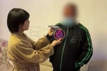 Hẹn hò hơn năm mới biết bạn gái mình là...vợ bạn thân 