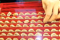 Giá vàng ngày 26/02: Vàng SJC giảm tiếp 400.000 đồng/lượng