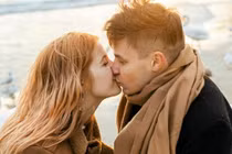 Vợ chồng ân ái ngày lạnh phải chú ý điểm này kẻo bệnh cả đôi 