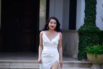 “Con gái Hoài Linh” khoe hình thể bốc lửa khiến fan đứng ngồi không yên